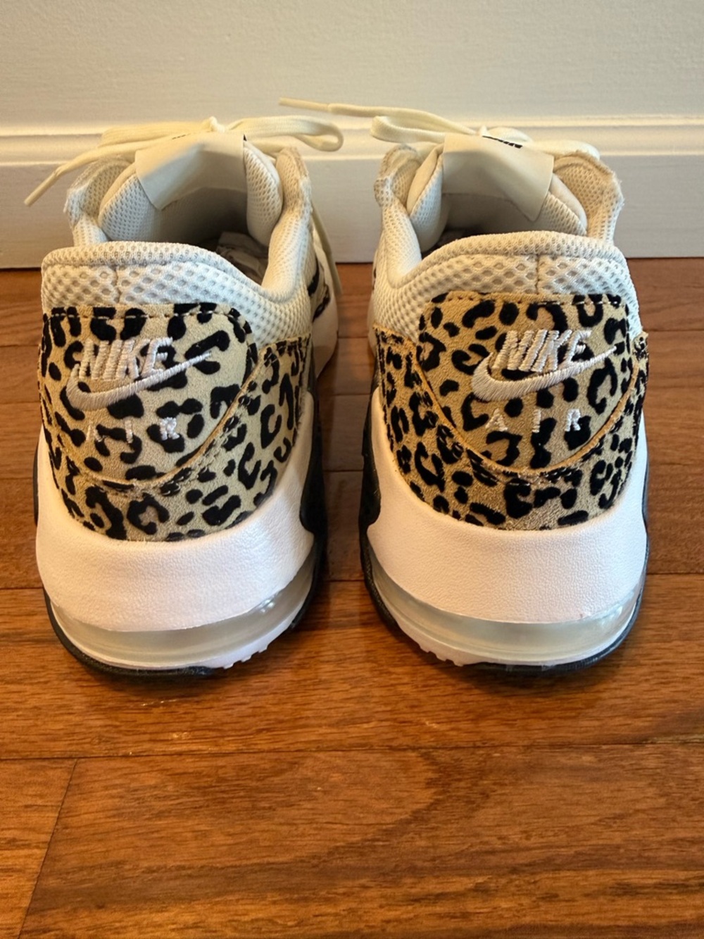 Nike Air Max Excee Women's Sneakers - Picture 4 of 9
